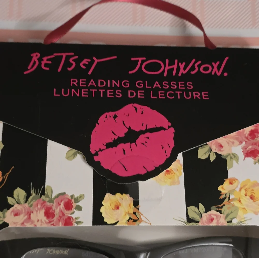 Betsey Johnson 3-pair reading glasses set in +2.00 magnification NIB